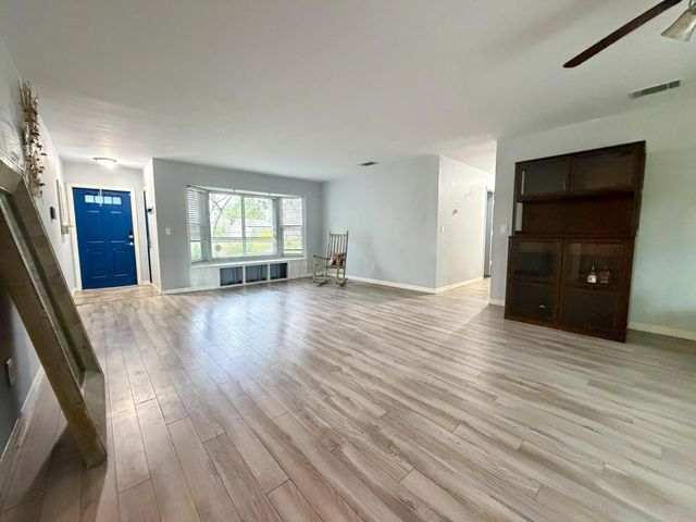 4 of 20 - 2342 Se Seamist Street, Port St. Lucie, FL