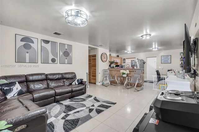 3 of 26 - 2986 Nw 26th Street, Miami, FL