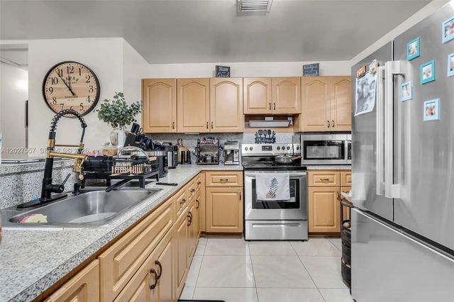 5 of 26 - 2986 Nw 26th Street, Miami, FL