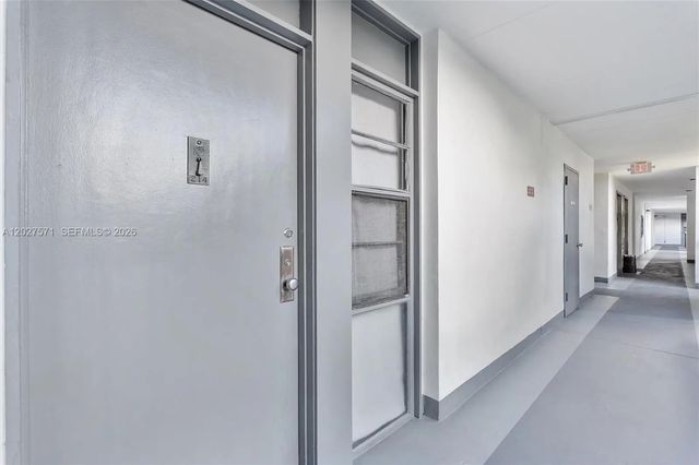 5 of 28 - 20400 W Country Club Drive #214, Aventura, FL
