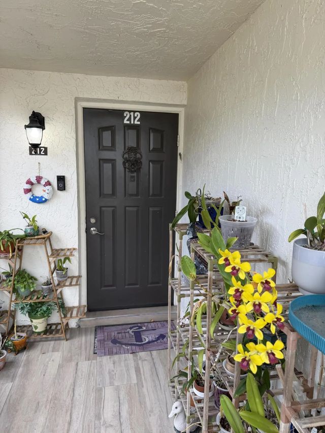 4 of 44 - 212 Lake Susan Lane, West Palm Beach, FL