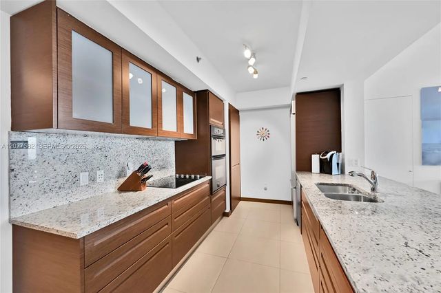 5 of 36 - 1830 S Ocean Drive #4404, Hallandale Beach, FL