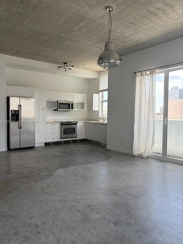 5 of 11 - 133 Ne 2nd Avenue #913, Miami, FL