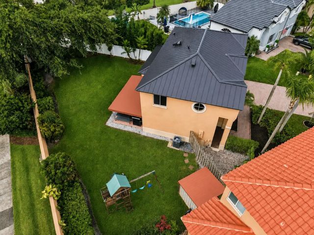 2 of 33 - 2510 Rampart Way S, Hollywood, FL
