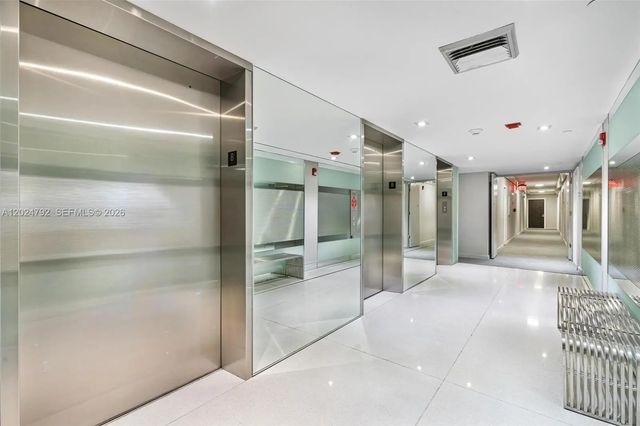 5 of 15 - 20301 W Country Club Drive #825, Aventura, FL