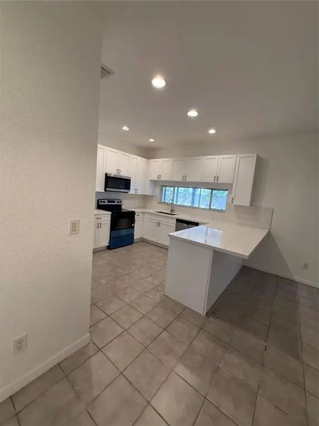 3 of 37 - 2927 Bogota Avenue, Hollywood, FL