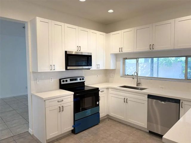 4 of 37 - 2927 Bogota Avenue, Hollywood, FL