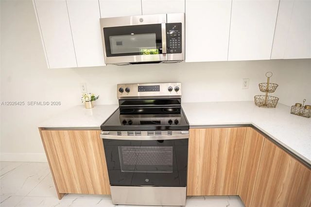 5 of 32 - 20720 Nw 34 Avenue, Miami Gardens, FL