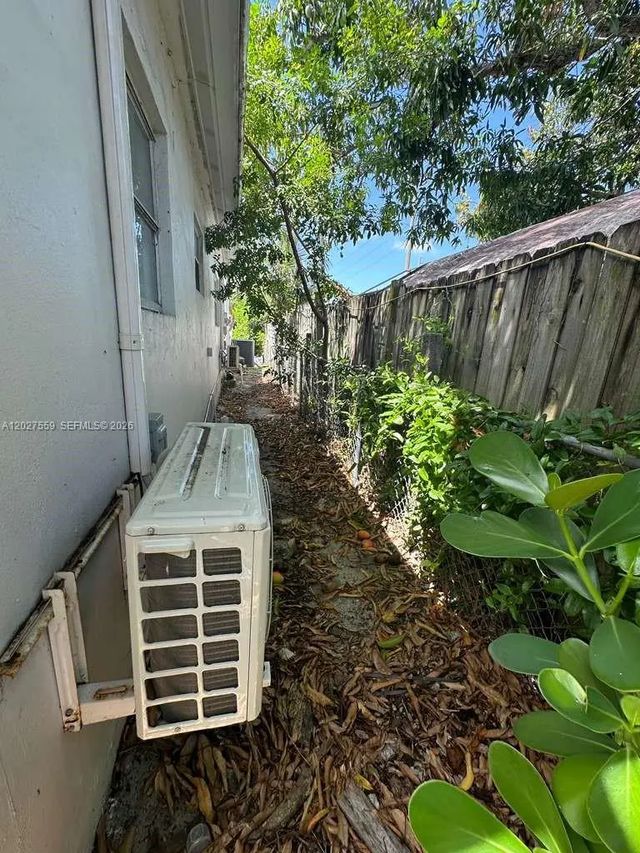 2 of 36 - 685 Sw 7th Terrace, Dania Beach, FL