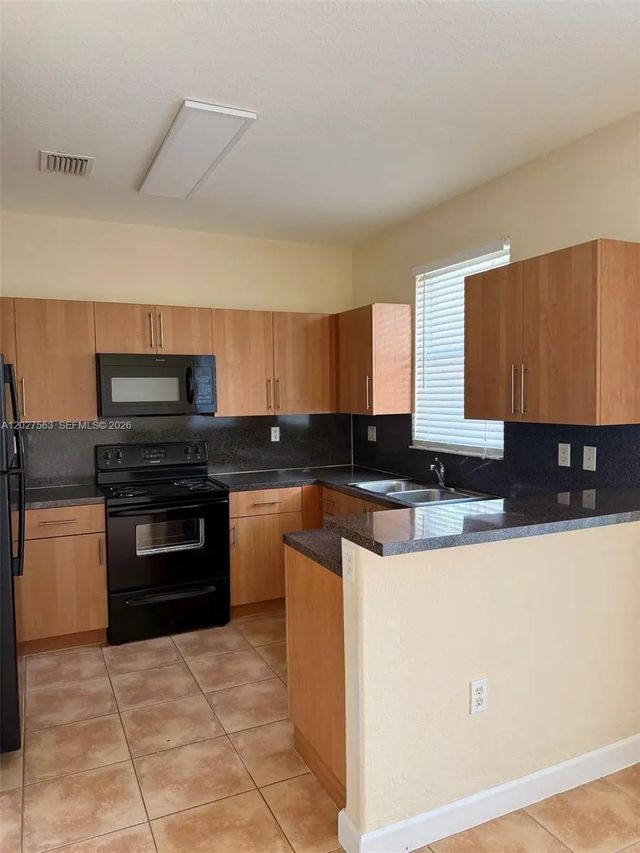 3 of 20 - 1498 Se 25th Avenue, Homestead, FL