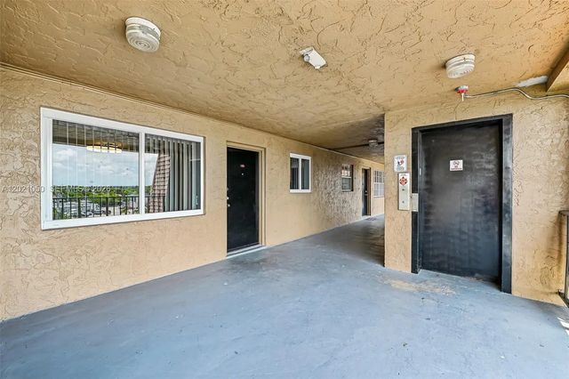 6575 W 4th Avenue #507, Hialeah