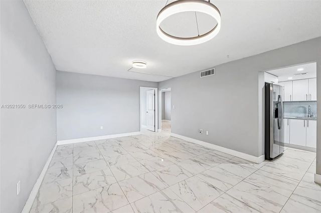 5 of 20 - 6575 W 4th Avenue #507, Hialeah, FL
