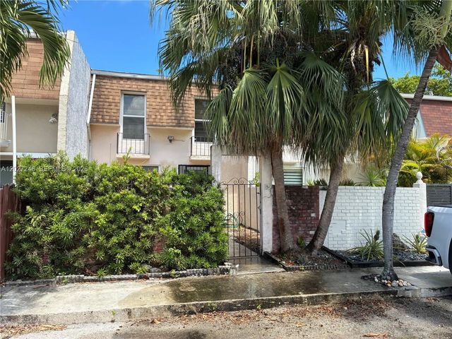 2 of 17 - 13509 Ne 24th Place, North Miami, FL
