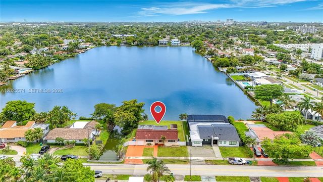 3 of 47 - 2501 Ne 209th Terrace, Miami, FL