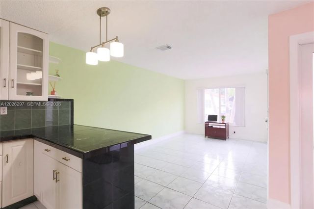 5 of 31 - 601 Sw 116th Court, Sweetwater, FL