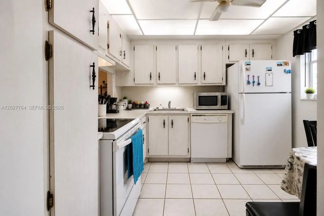 3 of 19 - 3050 Holiday Springs Boulevard #305, Margate, FL