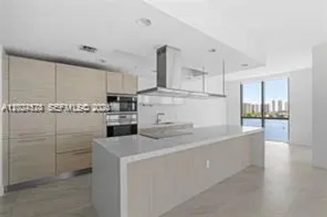 5 of 68 - 17111 Biscayne Boulevard #1210, North Miami Beach, FL