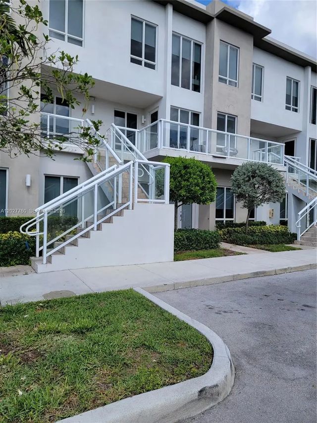 3 of 53 - 6310 Nw 103rd Place #202, Doral, FL