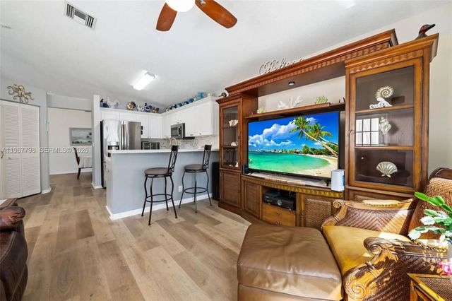 4 of 35 - 372 Nw 45th Terrace, Deerfield Beach, FL