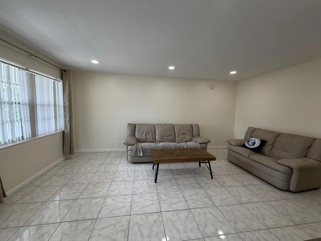 4 of 11 - 229 E Durham E #229, Deerfield Beach, FL
