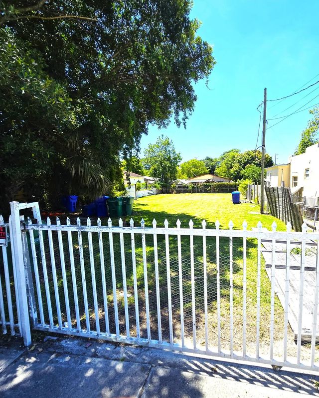 2 of 3 - 1252 Nw 35th Street, Miami, FL