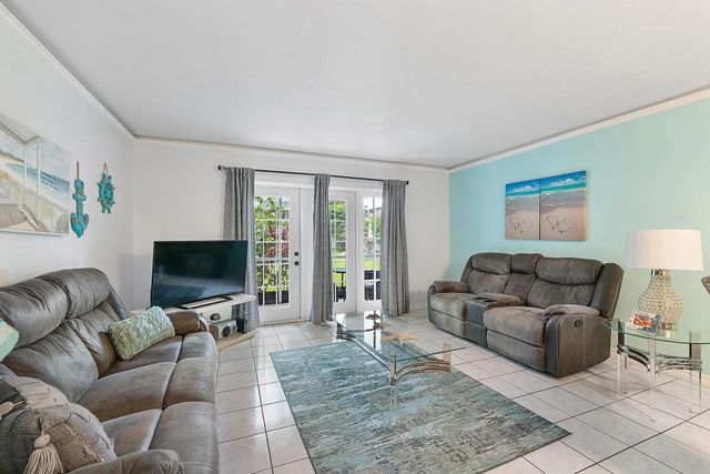 2 of 18 - 219 Ne 14th Avenue #107, Hallandale Beach, FL
