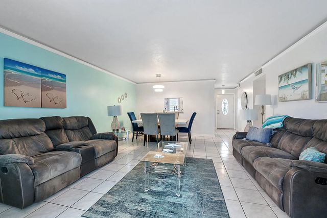 4 of 18 - 219 Ne 14th Avenue #107, Hallandale Beach, FL