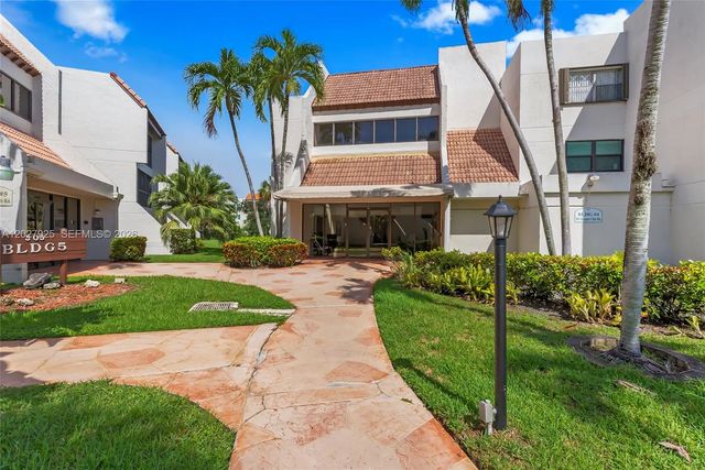 301 Racquet Club Road #103, Weston