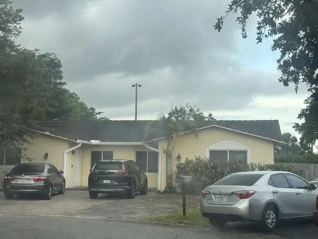 4 of 36 - 8362 Nw 23rd Manor, Coral Springs, FL