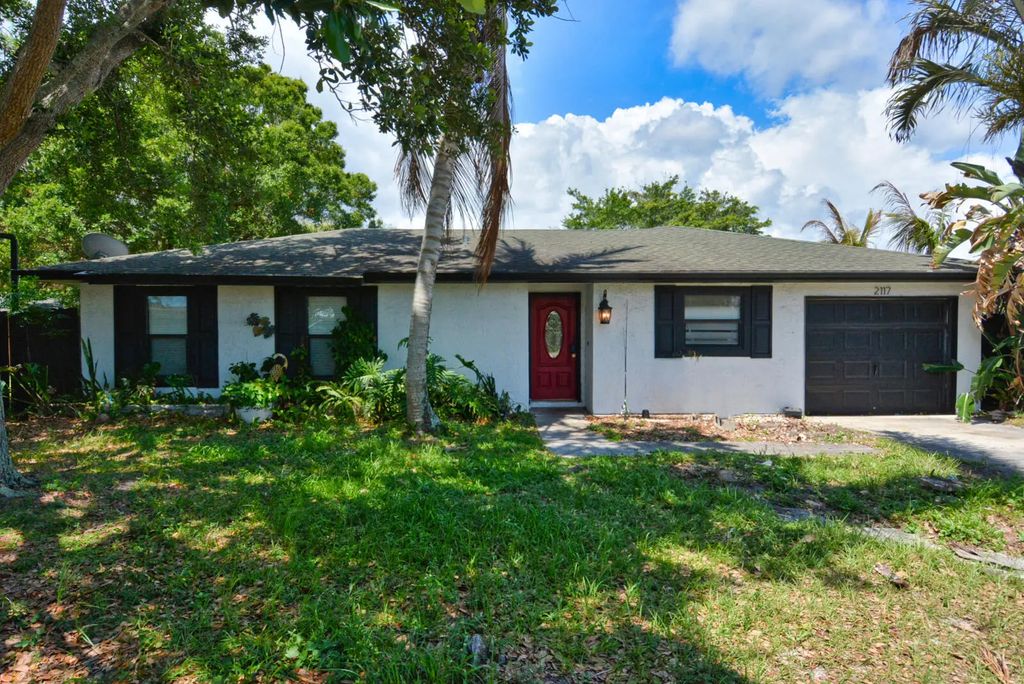 2117 Se East Dunbrooke Circle, Port St. Lucie