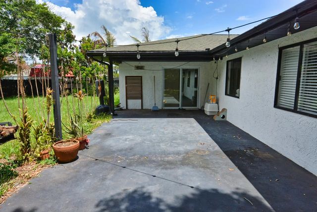 2 of 40 - 2117 Se East Dunbrooke Circle, Port St. Lucie, FL
