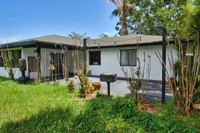 4 of 40 - 2117 Se East Dunbrooke Circle, Port St. Lucie, FL