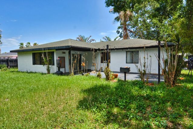 5 of 40 - 2117 Se East Dunbrooke Circle, Port St. Lucie, FL