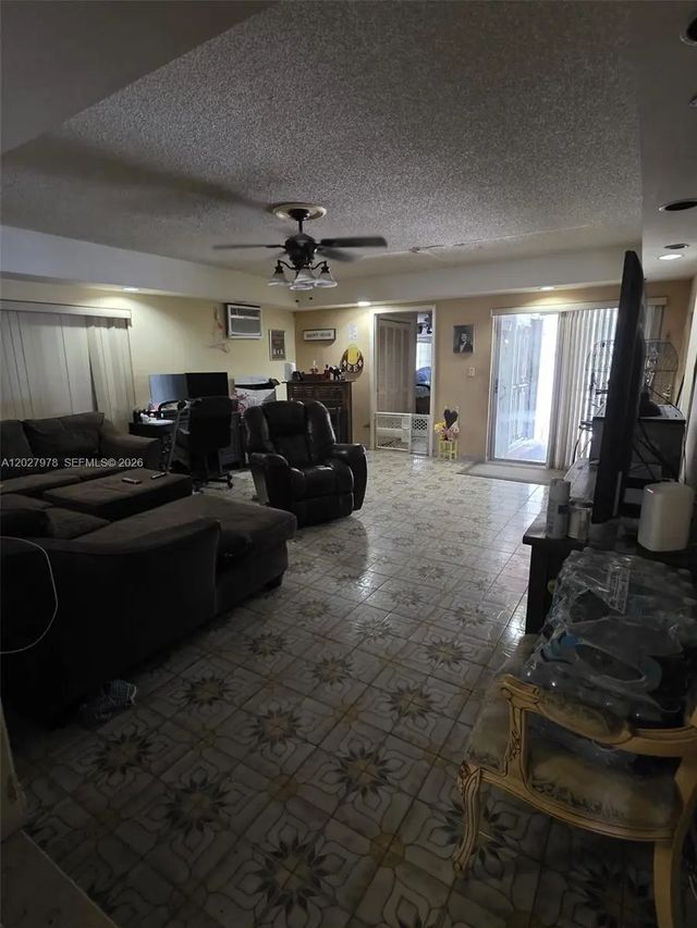 5 of 19 - 16825 Nw 74th Avenue, Hialeah, FL