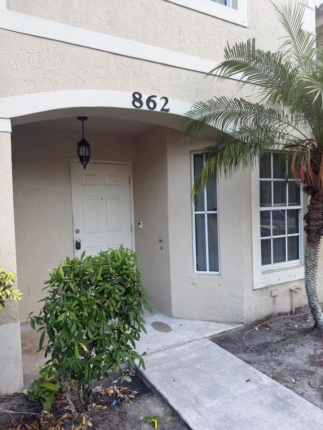 2 of 18 - 862 Summit Lake Drive, West Palm Beach, FL