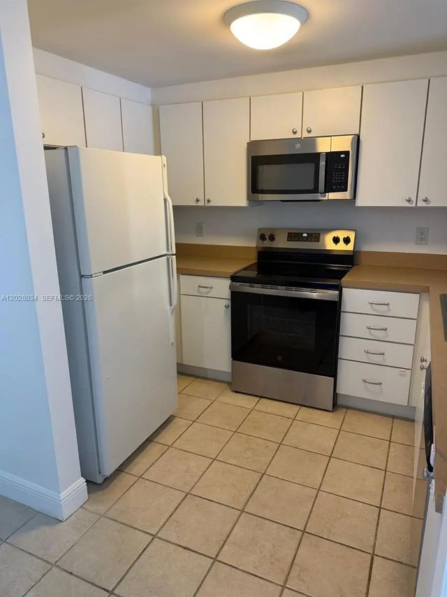 4 of 22 - 1250 S Miami Avenue #1412, Miami, FL