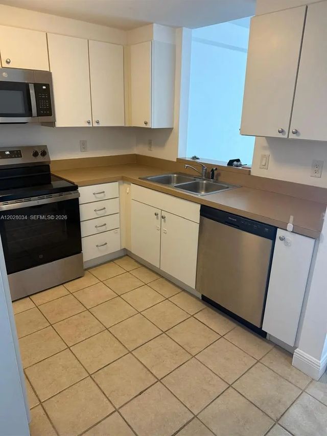 5 of 22 - 1250 S Miami Avenue #1412, Miami, FL