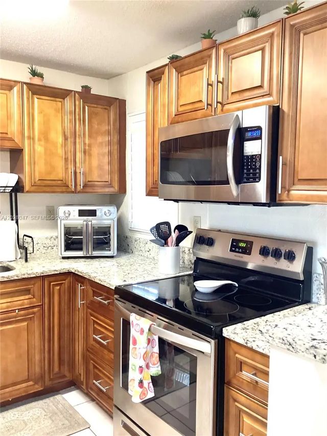 5 of 40 - 8900 Washington Boulevard #415, Pembroke Pines, FL