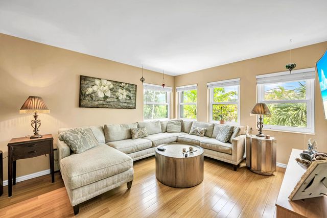 4 of 34 - 615 Ne 12th Avenue #312, Fort Lauderdale, FL