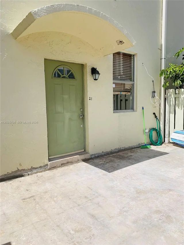 1651 Ne 115th Street #21c, Miami
