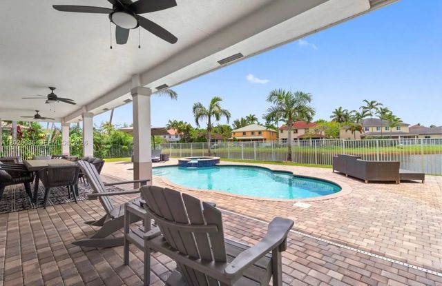 5 of 38 - 1088 Skylark Drive, Weston, FL