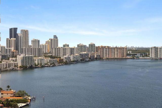 19195 Ne 36th Court #2705, Aventura