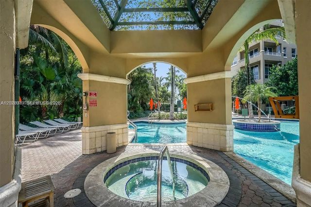4 of 8 - 19501 W Country Club Drive #2313, Aventura, FL