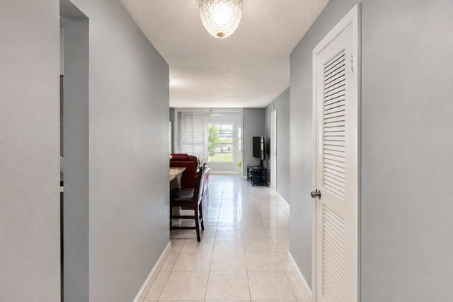 2 of 18 - 2750 W Sunrise Lakes Drive W #112, Sunrise, FL