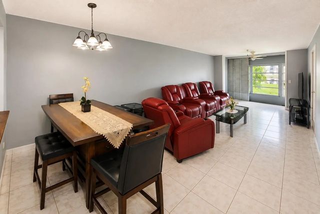 4 of 18 - 2750 W Sunrise Lakes Drive W #112, Sunrise, FL