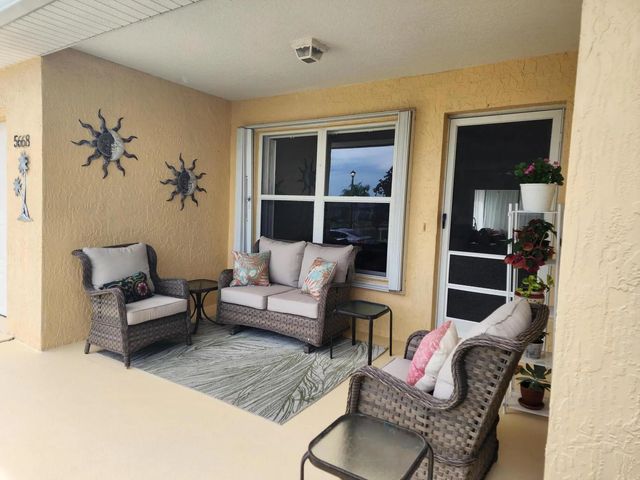 5 of 28 - 5668 Travelers Way, Fort Pierce, FL