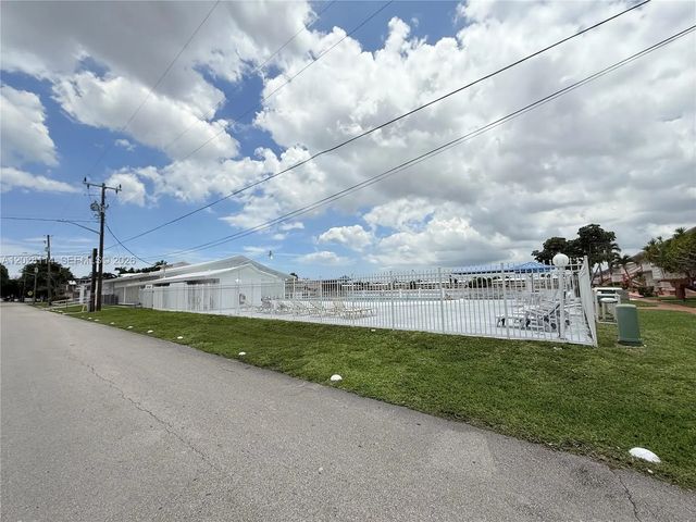 2 of 13 - 725 Sw 11 Avenue #f8, Hallandale Beach, FL