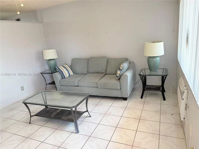 4 of 13 - 725 Sw 11 Avenue #f8, Hallandale Beach, FL