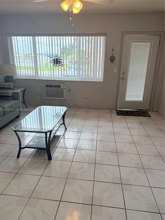 5 of 13 - 725 Sw 11 Avenue #f8, Hallandale Beach, FL
