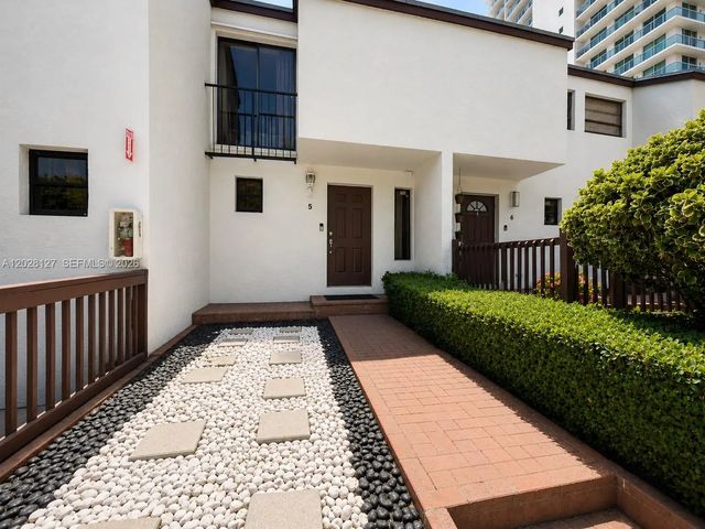1901 S River Drive #5a, Miami